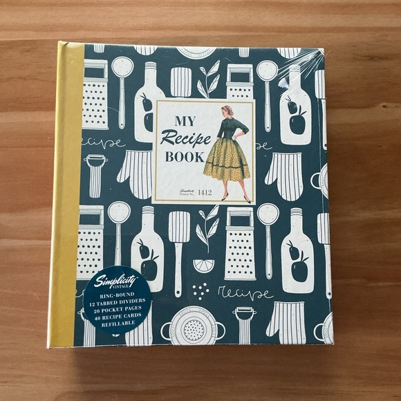 Simplicity Other - Simplicity Vintage Recipe Cards and Organizer - Yellow and Blue